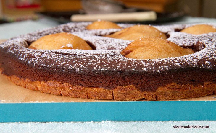 chocolate cake with base