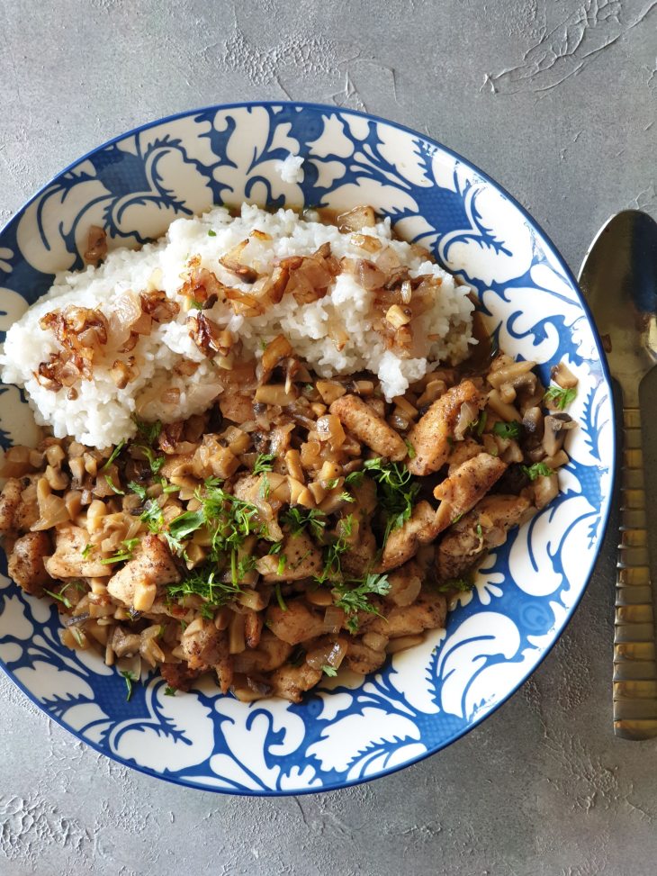 Chicken and mushroom in red wine sauce