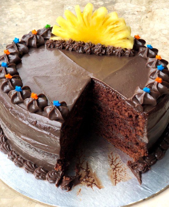 Cocoa Cake with pineapple